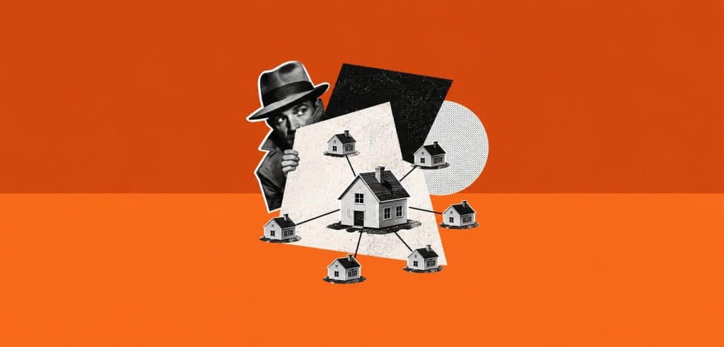 Collage : un détective caché derrière un réseau de petites maisons reliées à une maison centrale, pour illustrer un PBN en SEO