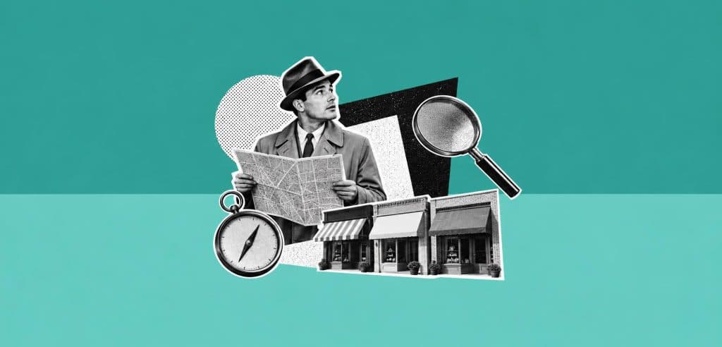 Collage : un homme en imperméable et chapeau lève les yeux de son plan de ville, près d’une boussole, d’une loupe et de trois devantures de boutiques, pour illustrer la définition du SEO local